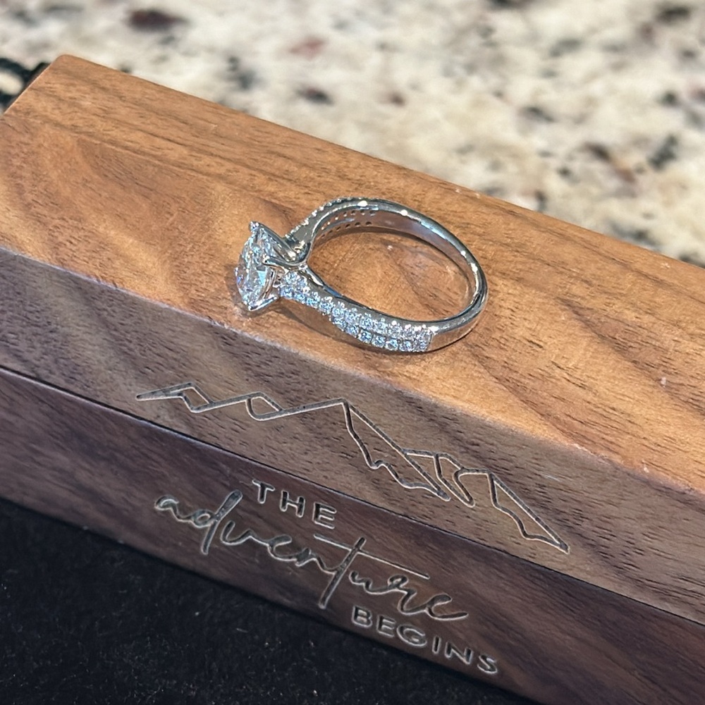Lab-Created Diamonds by KAY Oval-Cut Engagement Ring 1-1/4 ct tw 14K White Gold - Picture 6 of 9